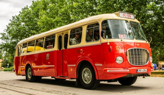 Historickým autobusem na Kozel
