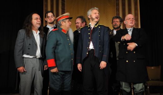 Revizor aneb Gogol v Plutu