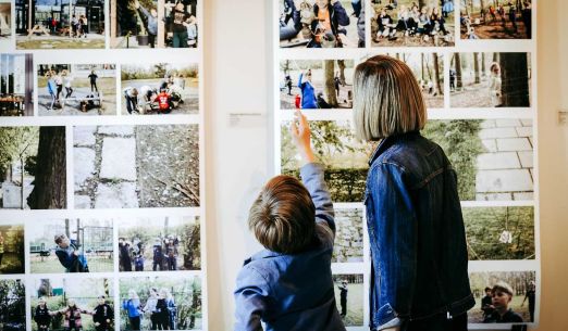 Vernisáž výstavy Umělci po škole – Vrstvy