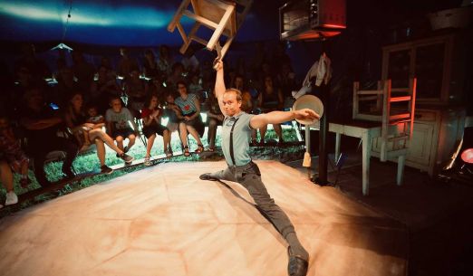 Teacrobat