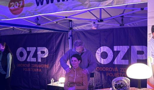 Letošní Noční běhy pro Světlušku uzavře Plzeň