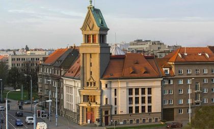 Sto let evangelického kostela M. Jana Husi ve fotografiích, plánech a historických dokumentech
