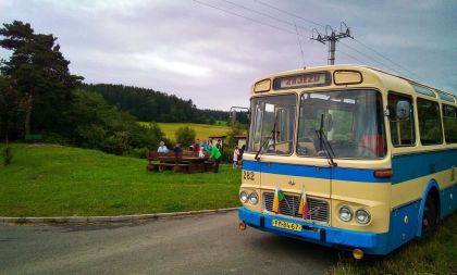 Historickým autobusem po stopách Krále železnic