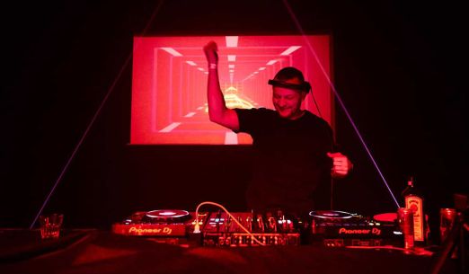 Dark: Wotty + Subgate + Illya + další