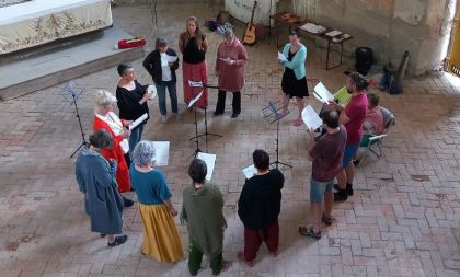 VÍCEHLAS - hlasová dílna Selmy Haiku (lidovky, circle songs, improvizace)