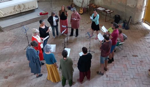 VÍCEHLAS - hlasová dílna Selmy Haiku (lidovky, circle songs, improvizace)