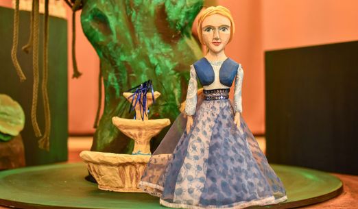 Les plný princezen aneb Do půlnoci budeš doma