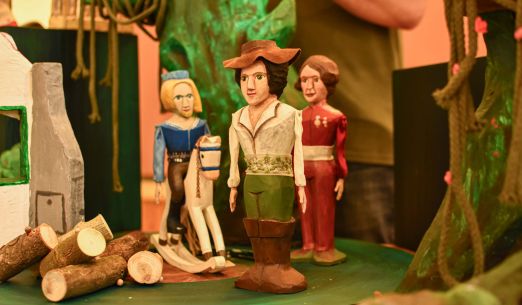 Les plný princezen aneb Do půlnoci budeš doma