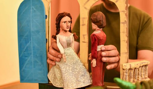 Les plný princezen aneb Do půlnoci budeš doma