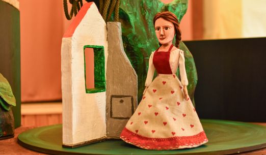 Les plný princezen aneb Do půlnoci budeš doma