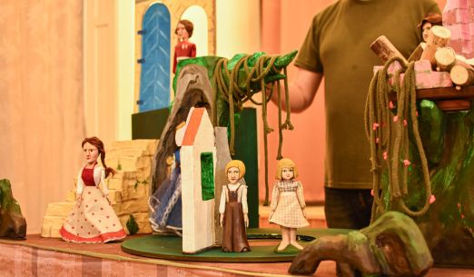 Les plný princezen aneb Do půlnoci budeš doma