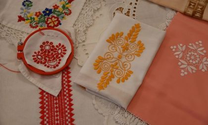 Rukodělné dílny (pro začátečníky): Základy plného a dírkového vyšívání