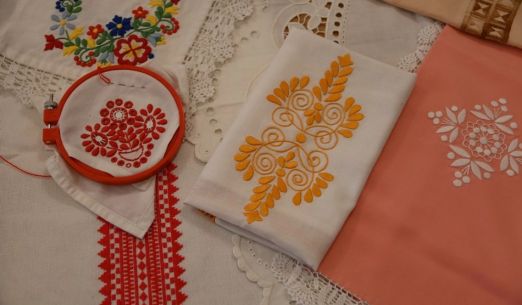 Rukodělné dílny (pro začátečníky): Základy plného a dírkového vyšívání