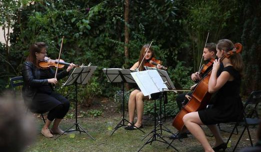 Filmové melodie a Queen: Esferas kvarteto