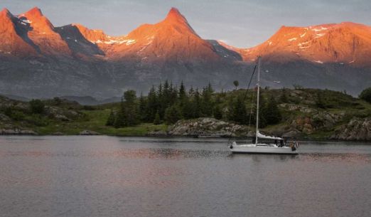 Na plachetnici podél Azor, Norska a Arktidy