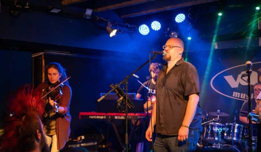 Antihudba Tour: Vráťa Hošek & Vadnej hrošík + Pondělníci