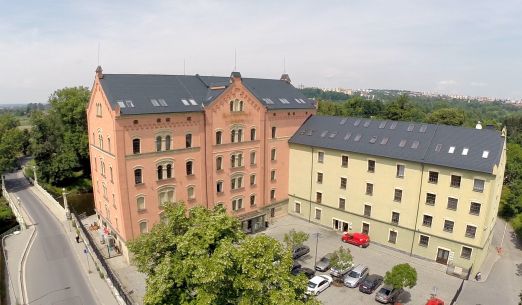 PRACHAŘOVI NA SCÉNĚ !