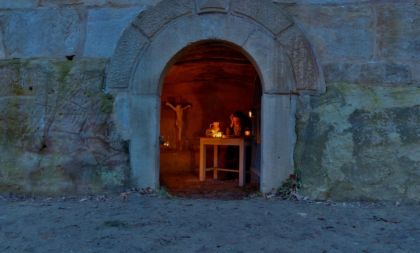 Betlémské světlo od Lochotínského poustevníka 2025