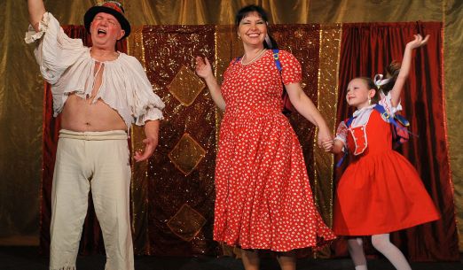 LETEM SVĚTEM S KABARETEM  