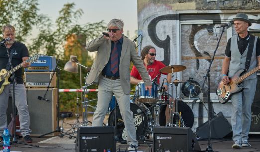 Do řady! a Pod Stolem