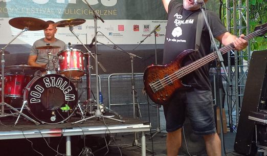 Do řady! a Pod Stolem