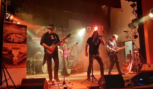 Keks + Support: Eroze