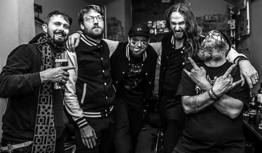 Krutá bída + Pesopír