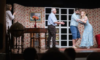 Láska mezi nebem a zemí