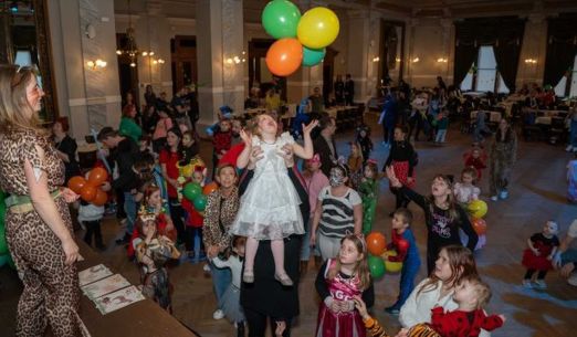 Maškarní karneval: Z pohádky do pohádky