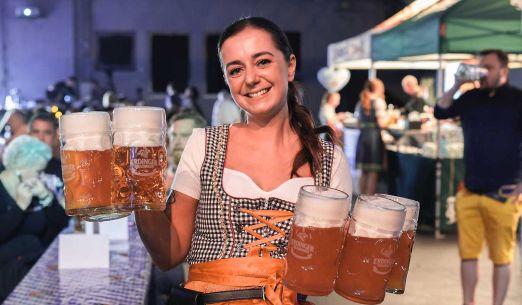 Treffpunkt 2026: rezervace stolu po 4 osoby