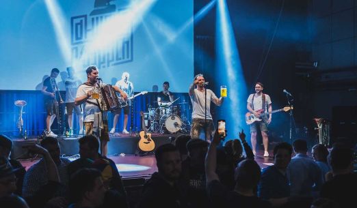 Treffpunkt 2026: rezervace stolu po 4 osoby