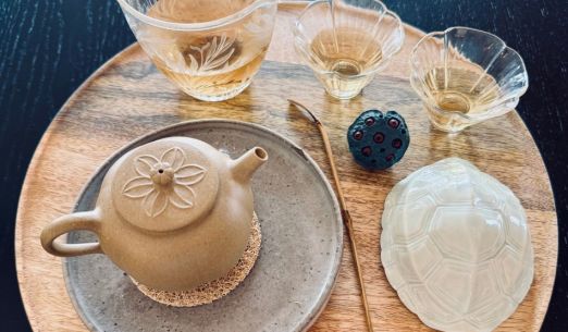 Terapie čajem: Síla stovky let starých čajovníků z Yunnanu (Ochutnávka Eastern Leaves)