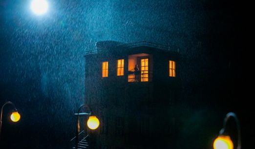 Transport: Departure (15+)