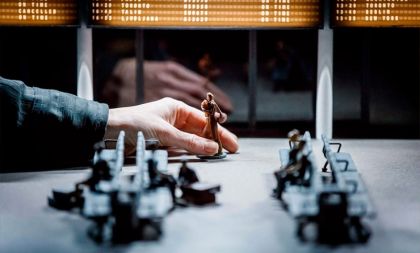 TRANSPORT: CONNECTING FLIGHTS (15+)