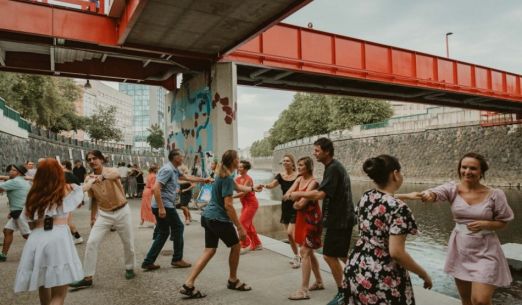 Zatanči si s námi na náplavce: Salsa edition