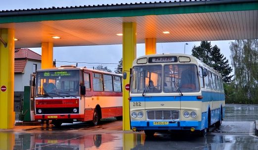 Historickým autobusem z Plzně do Muzea dopravy ve Strašicích