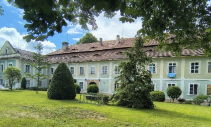 Hudební podvečer na Zámku Luhov a večerní prohlídka