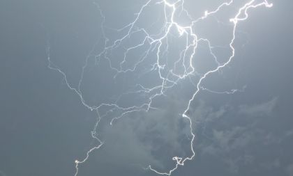 Velká blesková expedice: Od vašeho okna až k tajemství plynných obrů
