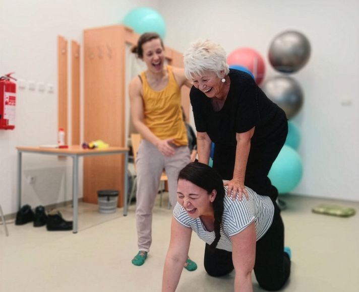 Cirkus bez věku: ukázkový workshop pro seniory v Cirkuláriu