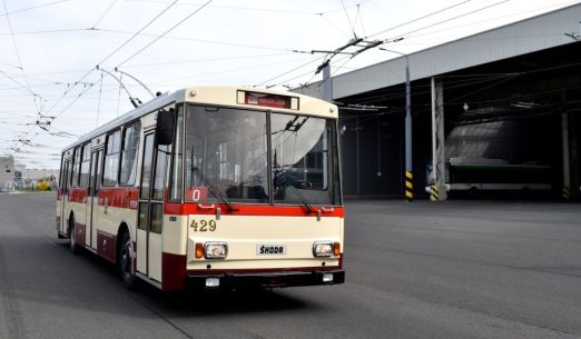 Jízdy historickými trolejbusy