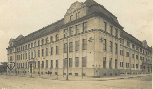 Dobrá architektura kommt aus Pilsen: Profesoři a žáci německé průmyslové školy v Plzni 1876–1928